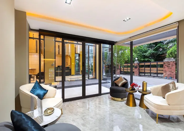 Aquila Hotel 4*