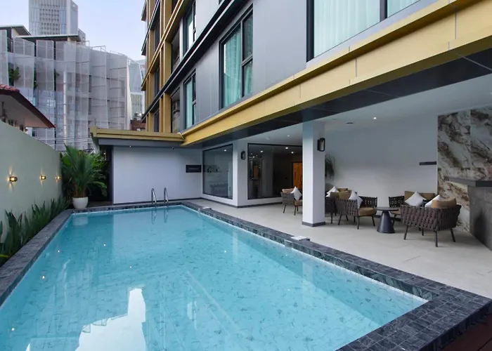 Aquila 4*