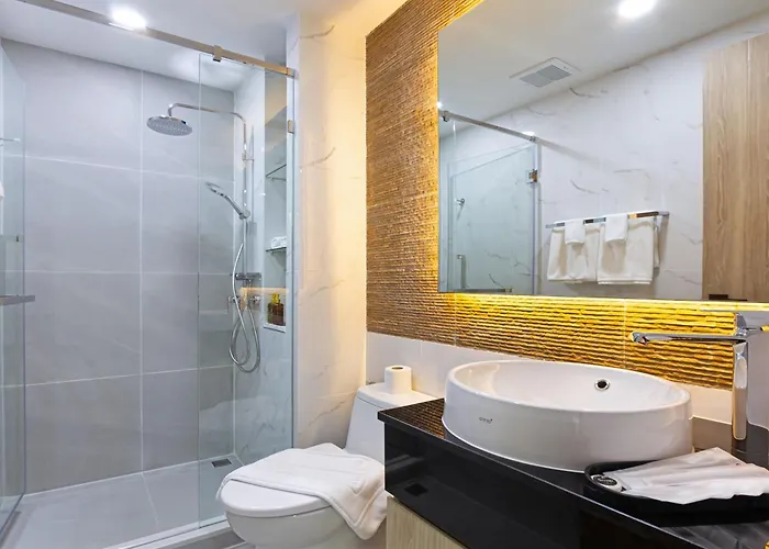 Aquila 4*